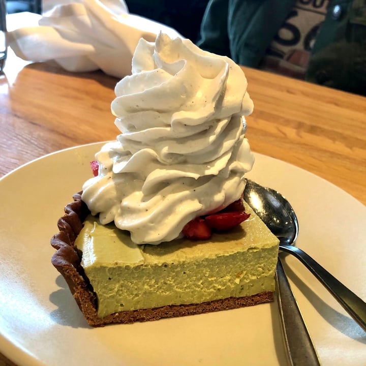 photo of True Food Kitchen Avocado Key Lime Pie shared by @theveganblob on  20 Jun 2021 - review