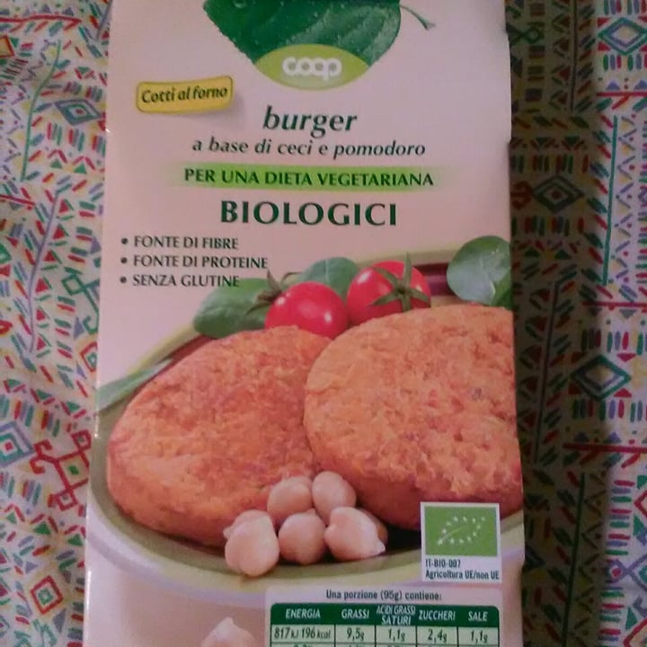 photo of Vivi Verde Coop burger di ceci e pomodoro shared by @adefraintigullio on  14 Jul 2021 - review