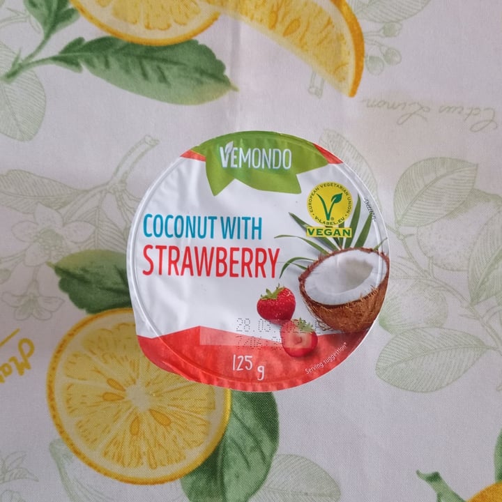 photo of Vemondo Bio coconut with strawberry shared by @raamalooke on  06 Mar 2022 - review