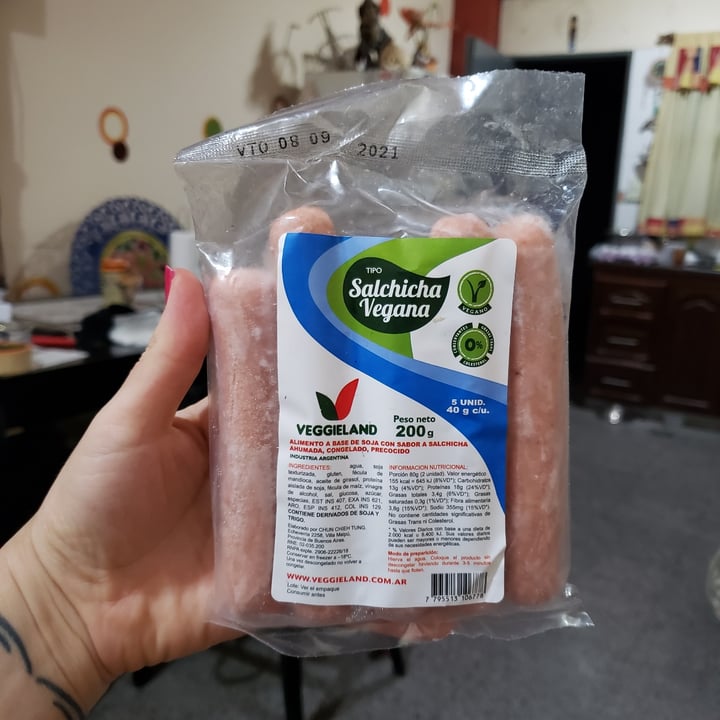 review photo of Veggieland Salchichas Veganas shared by @an77ihumanx on 01 May 2021 - review