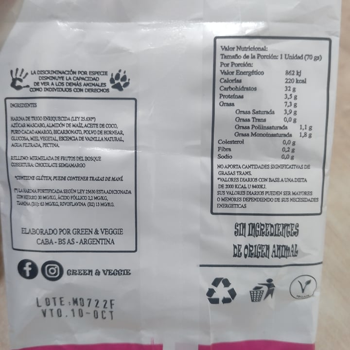 photo of Green & Veggie Alfajor relleno frutos del bosque shared by @eeiflorcha on  14 Sep 2022 - review