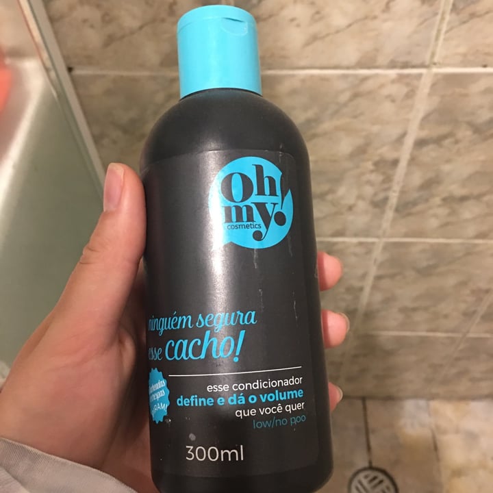 review photo of Oh my! Cosmetics Condicionador Ninguém Seguro Esse Cacho shared by @biabarreto on 17 Jul 2021 - review