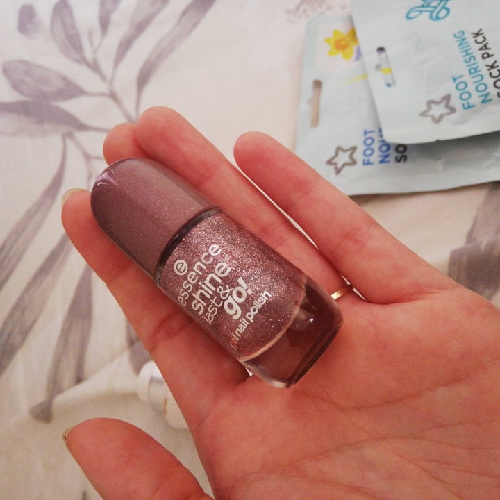 photo of Essence Cosmetics Essence Shine Last and Go Nail Polish shared by @ez91 on  13 Dec 2020 - review