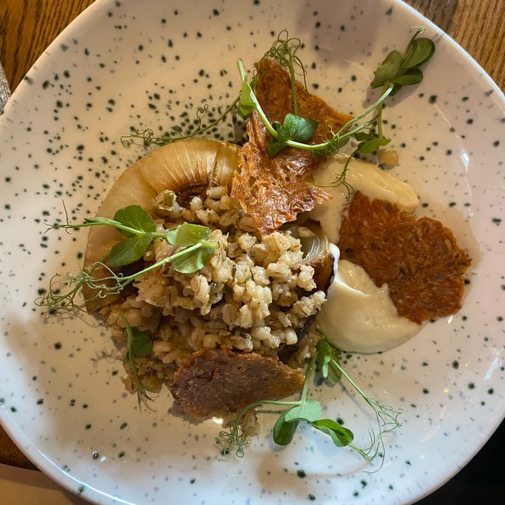 photo of The Erskine Arms Roasted Onion And Barley Risotto shared by @megelyse1130 on  03 May 2022 - review