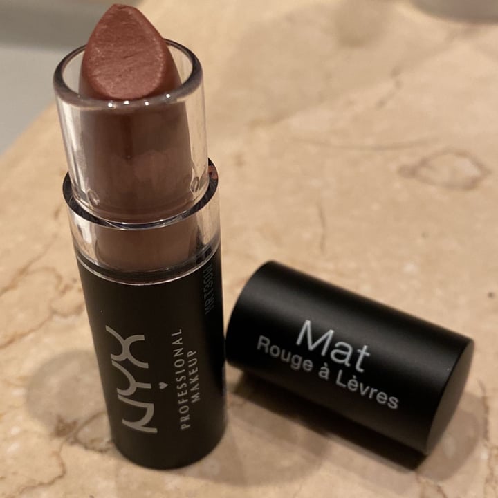 review photo of NYX Cosmetics Rouge Á Lévres - Mat shared by @martusalgado on 27 Apr 2022 - review
