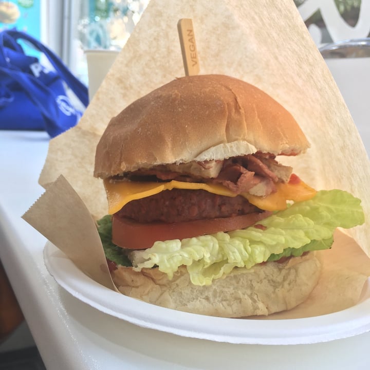 photo of iVeganEAT! Bacon Cheese Burger shared by @bess on  01 Nov 2021 - review