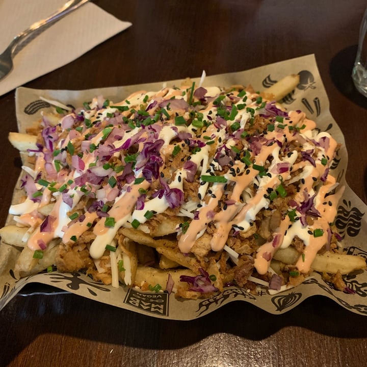 photo of Mad Mad Vegan Supreme Yaya Fries shared by @noeliaperez on  29 Dec 2021 - review