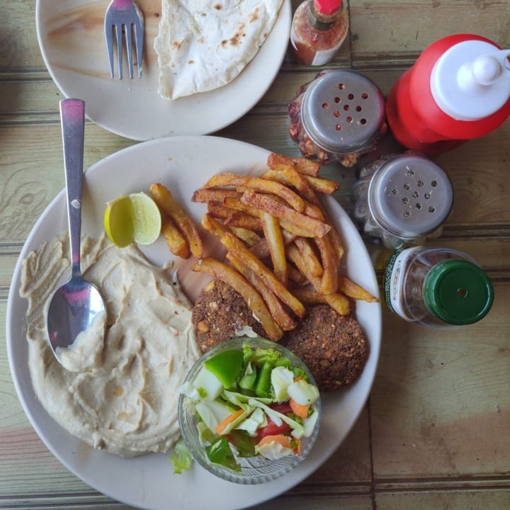 review photo of Tattv cafe Humus and Falafel With Pita Bread And Salad shared by @rainy on 20 Oct 2020 - review