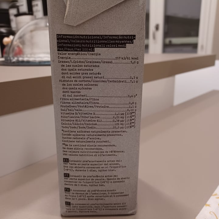 review photo of Oatly Avena Avoine Barista Edition shared by @daniteo on 07 Dec 2022 - review