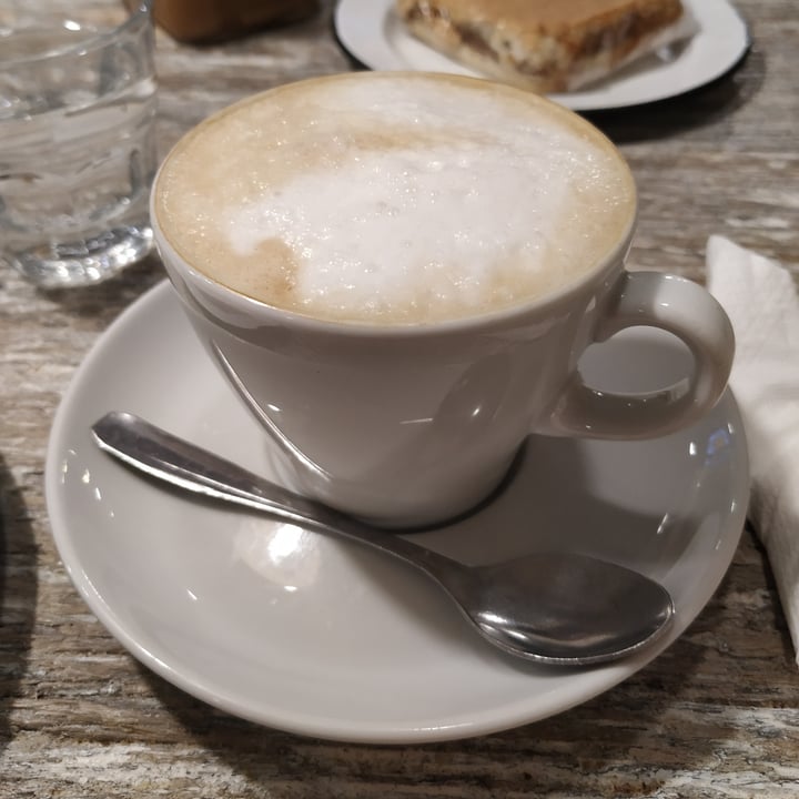 photo of Pauline Boulangerie 1964 Cafe con leche de soja shared by @altsca on  27 Mar 2021 - review