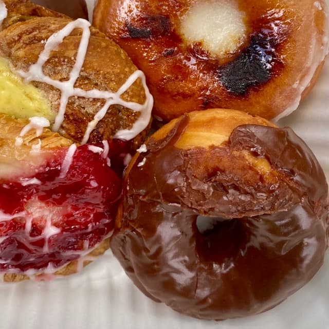 Photo of the dish “fried chocolate donut”