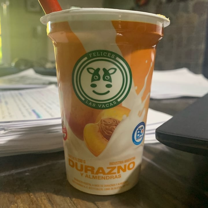 review photo of Felices Las Vacas Yogur de Almendras y Durazno shared by @ainholatorre on 06 Oct 2021 - review