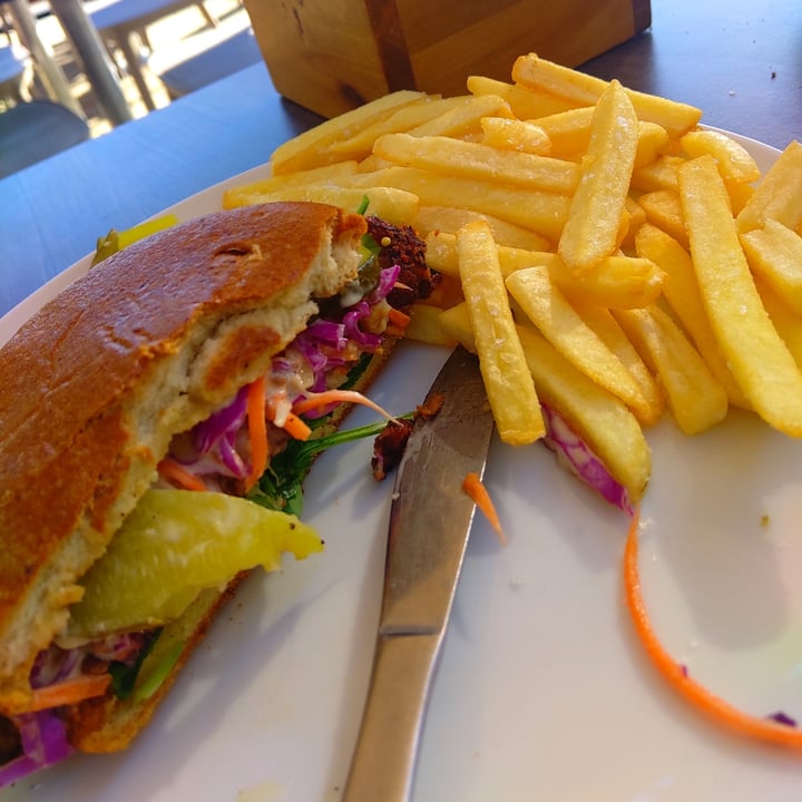 review photo of The Hummingbird Plant Based Blackbean and beetroot burger with chips shared by @diddleburd on 25 Jun 2021 - review
