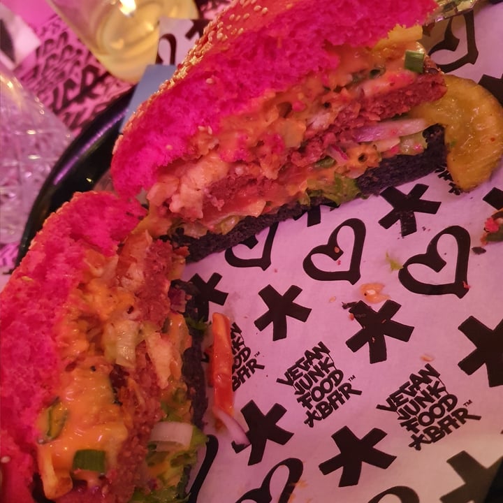 photo of Vegan Junk Food Bar Mc Cruelty Free Burger shared by @francescama on  06 Dec 2022 - review