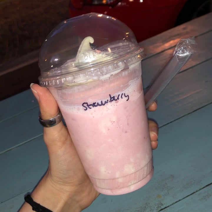 photo of The Greenery Creamery strawberry milkshake shared by @autvvmn on  15 May 2021 - review