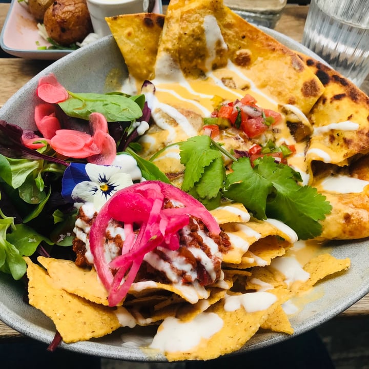 photo of Aujourd'hui Demain Kebab Enchiladas Con Nachos shared by @oceanik on  23 May 2021 - review