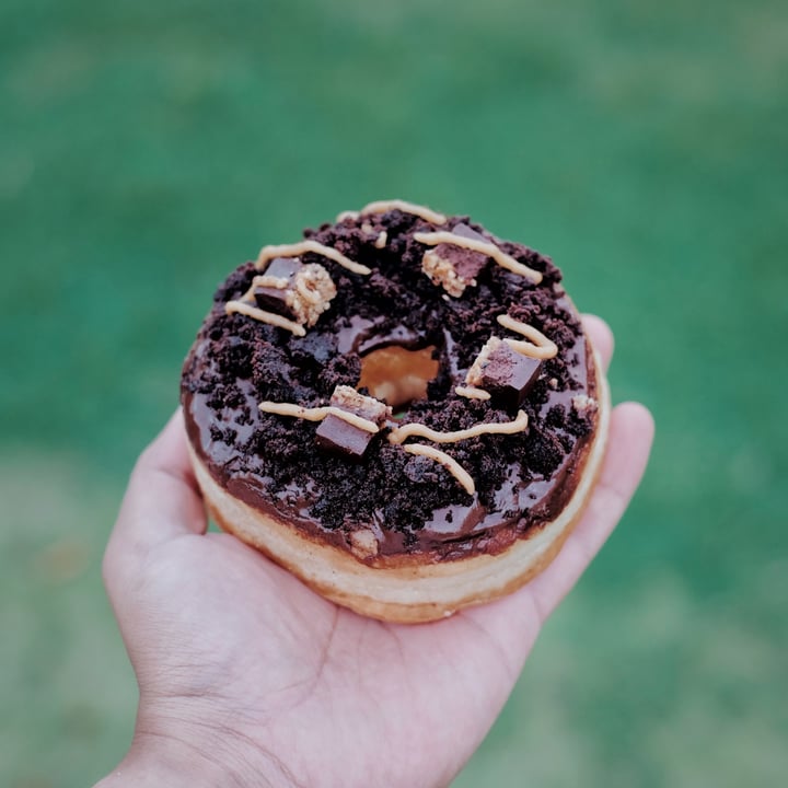 photo of Dreamwave Donuts Chocolate Brownie shared by @goodvibesonly on  25 Jan 2022 - review