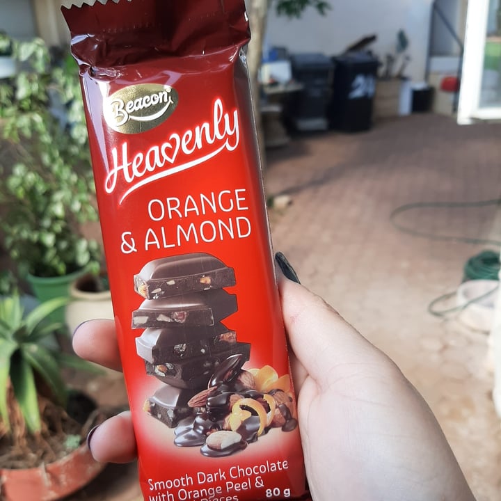 photo of Beacon Orange & Almond Dark Chocolate shared by @sineadsuter on  23 Nov 2020 - review