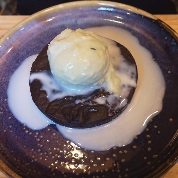 photo of Avocado Love Brownie con helado de aguacate shared by @elyqs on  23 Sep 2022 - review