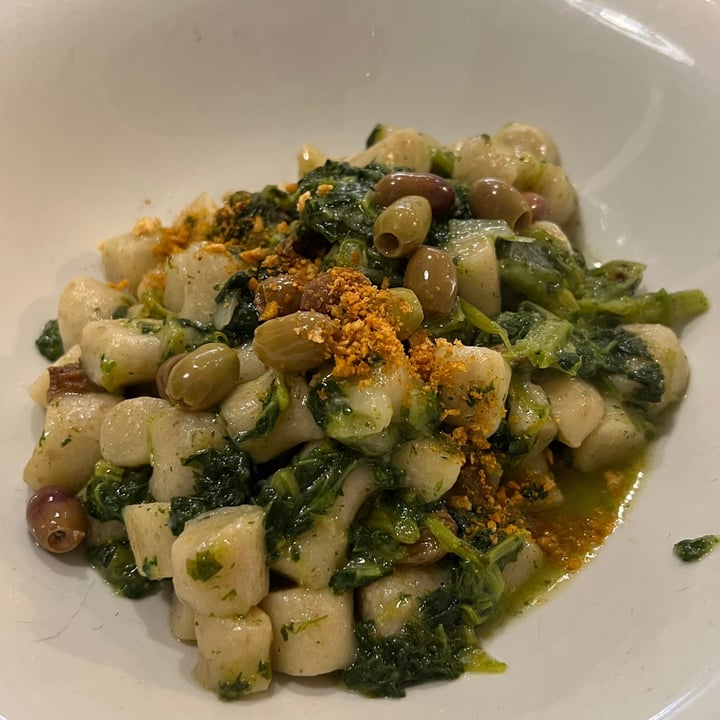 photo of La Mi Mama Gnocchetti integrali con cime di rapa, olive, uvetta e croccante di paprika shared by @flysub on  10 Mar 2022 - review