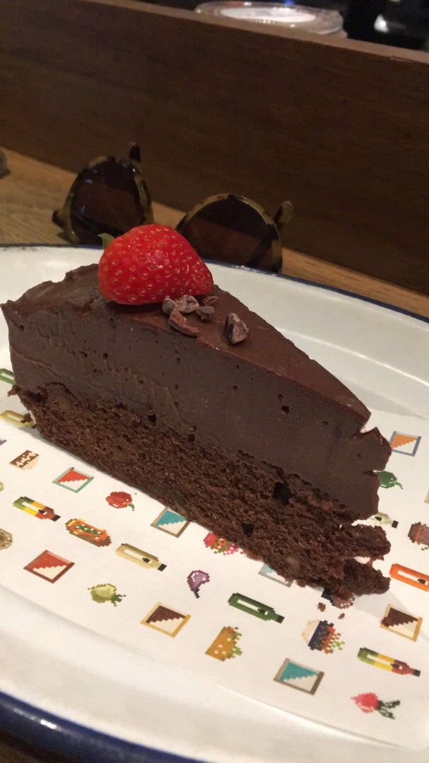 photo of Teresa's Cake De Chocolate Y Avellanas shared by @lapaltacaleta on  15 Dec 2019 - review