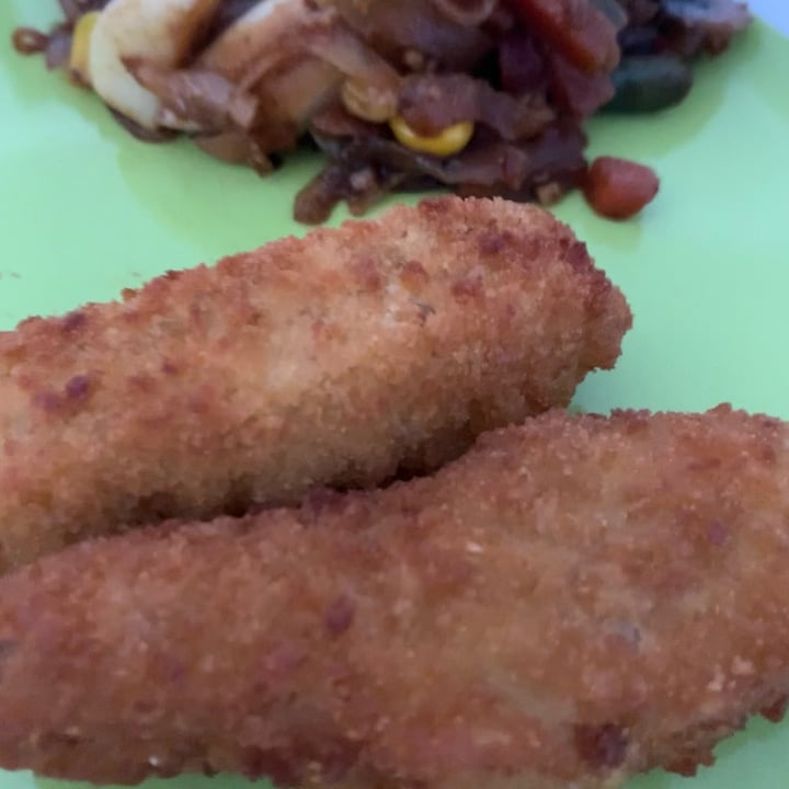 photo of Woolworths Food Crumbed strips shared by @niroshap on  05 Dec 2021 - review