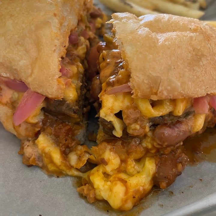 review photo of Fat Vegan Fat Chili Cheese shared by @veronicamaria on 29 Jul 2021 - review