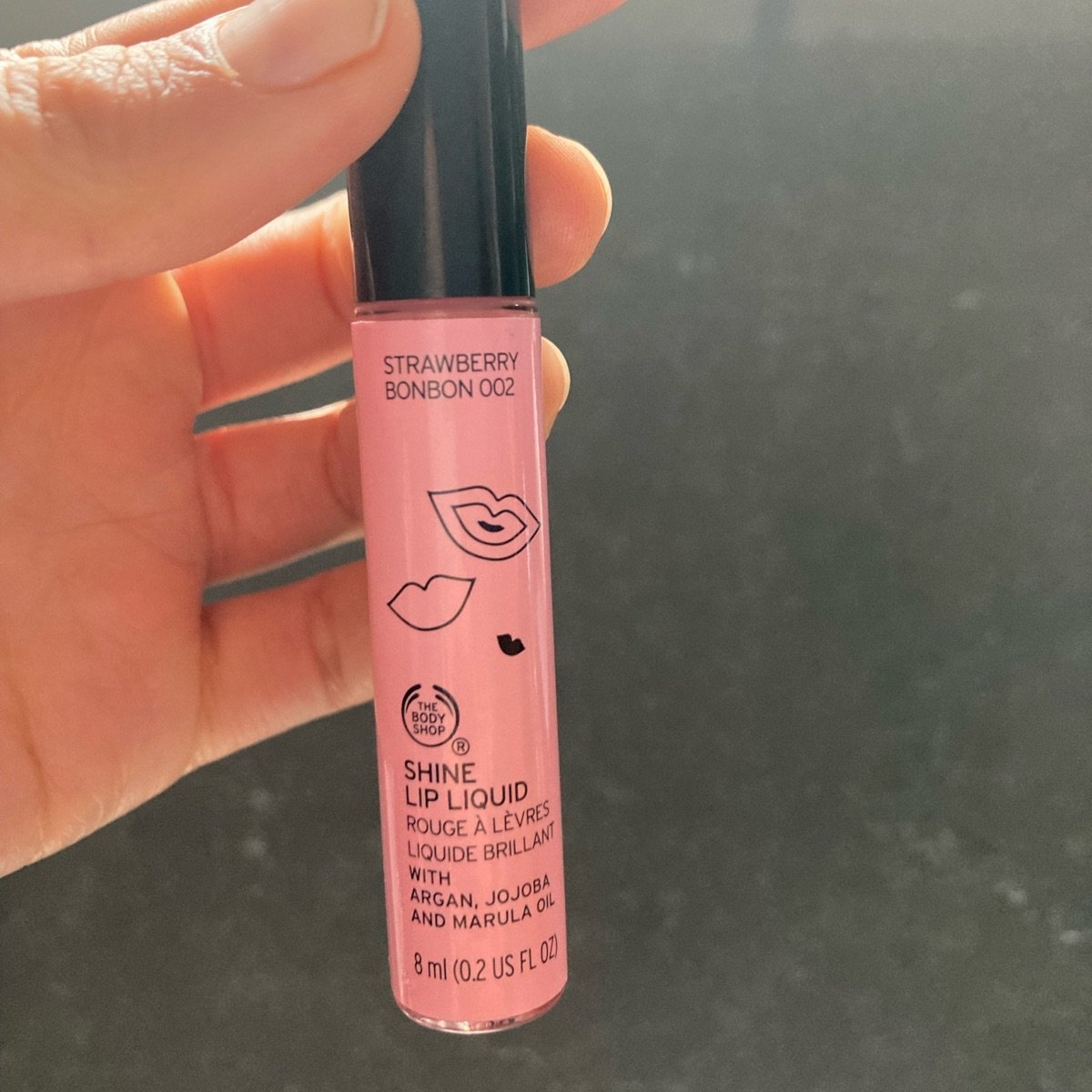 The Body Shop shine lip liquid strawberry bonbon Review | abillion