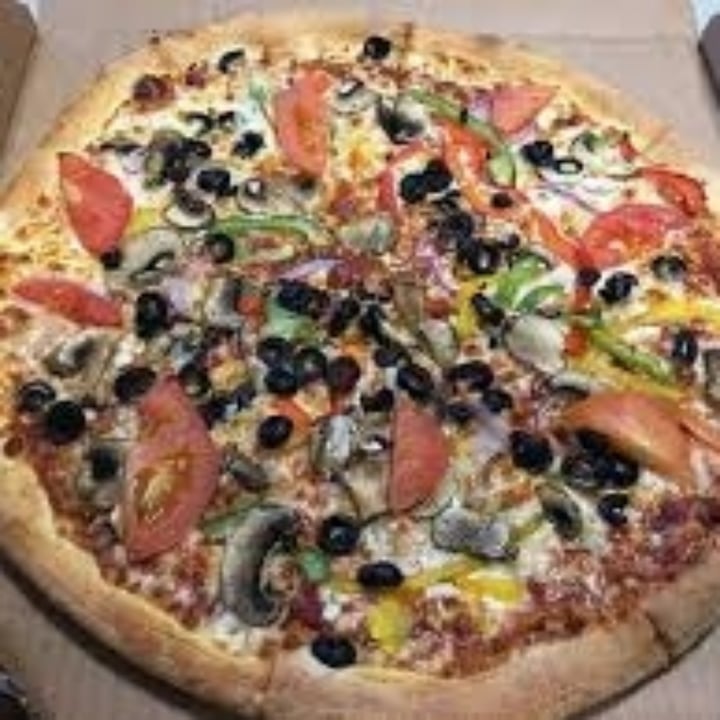 photo of Domino's Pizza Pizza shared by @yeni on  03 Jun 2020 - review