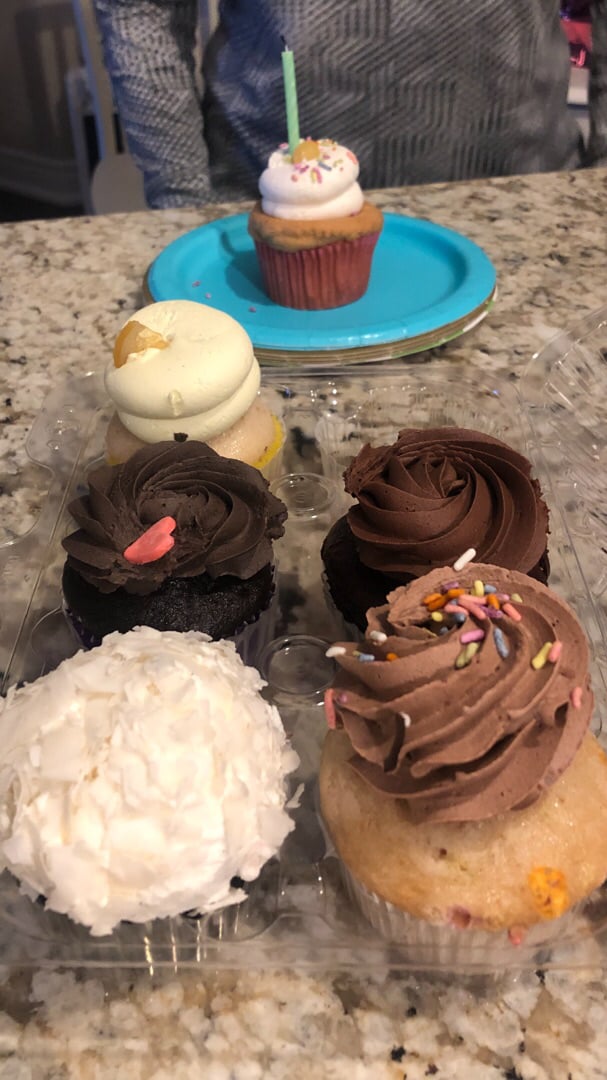 photo of Kelly's Bake Shoppe Cupcakes shared by @sarahbrandow on  20 Jul 2019 - review
