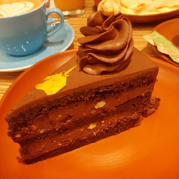 photo of Buenos Aires Verde Torta de chocolate y avellanas shared by @anitavolpe on  30 Aug 2021 - review