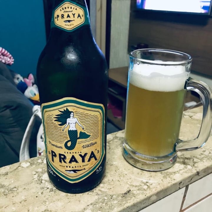 photo of Cerveja Praya Premium WitBier shared by @katiasimone on  22 Jul 2021 - review