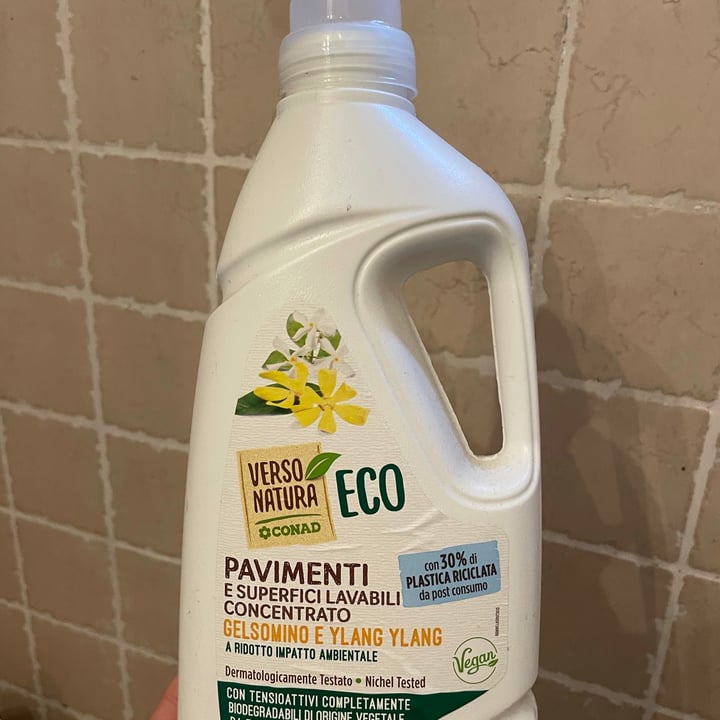 photo of Verso Natura Eco Conad Detersivo pavimenti Gelsomino e Ylang Ylang shared by @padremoz on  11 Apr 2021 - review