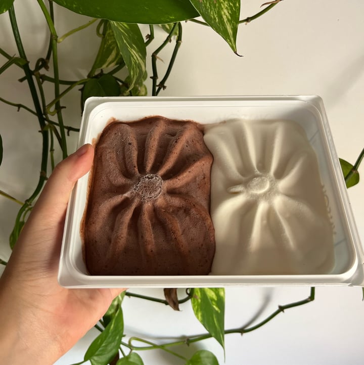 review photo of Valsoia Gelato Bianco Cacao shared by @yleniab on 09 Sep 2022 - review