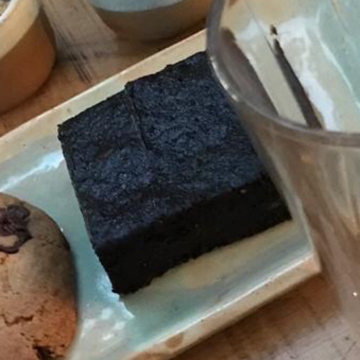 photo of Let it V - Vegan Sushi Avocado Brownie shared by @agoscolo89 on  07 Jan 2021 - review