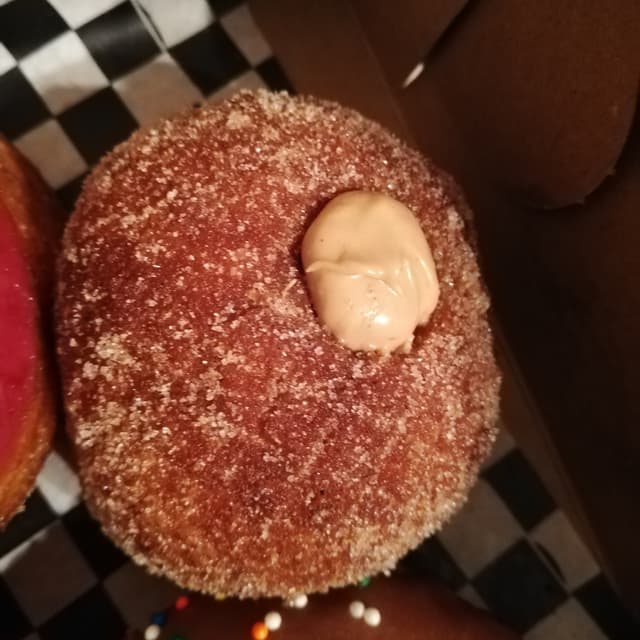 Foto do prato “Stuffed Caramel Doughnut”