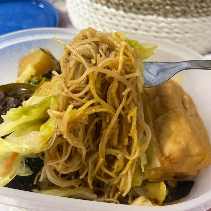 photo of Divine Vegetarian Family Restaurant economic bee hoon shared by @soy-orbison on  07 Nov 2022 - review