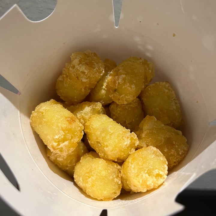 photo of THUNDER VEGAN FOOD Tater tots shared by @ooclaudizzle on  14 Mar 2022 - review