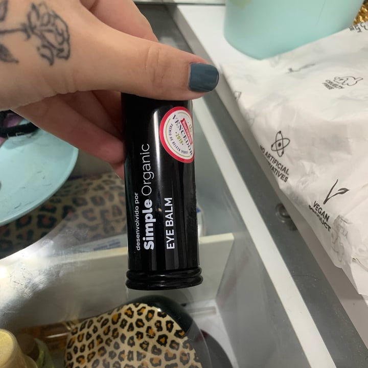 review photo of Simple Organic Organic Eye balm shared by @brunacons on 06 Jun 2022 - review
