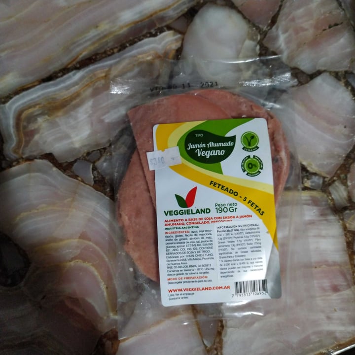 photo of Veggieland Jamón Ahumado Vegano Feteado shared by @vanesaaalmiron on  16 Jun 2021 - review