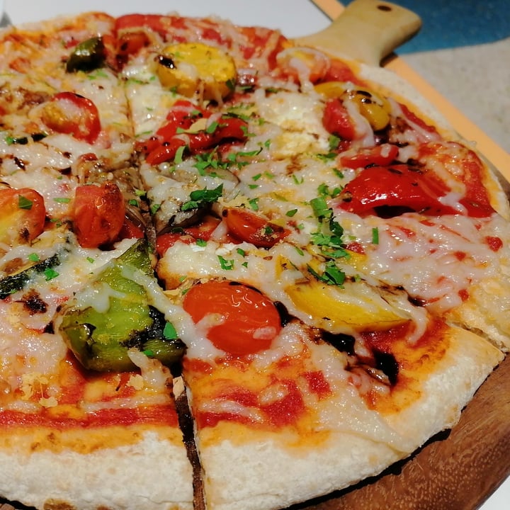 photo of Green Common Singapore Vege Lovers Pizza shared by @huilin on  09 May 2022 - review