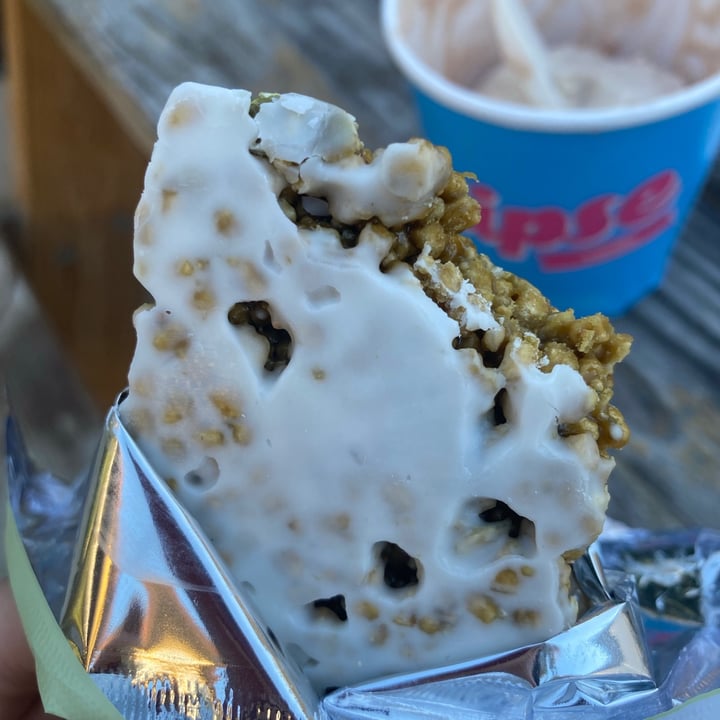 photo of Eat Mezcla Japanese Matcha Vanilla Crunch shared by @naomiyokoda on  11 Feb 2022 - review