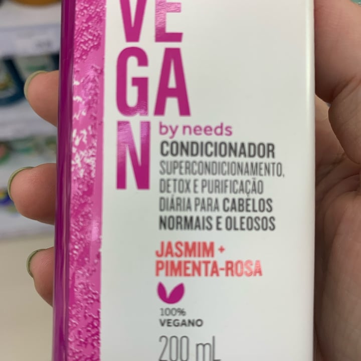 photo of Vegan by Needs Condicionador shared by @isabellacene on  09 May 2022 - review
