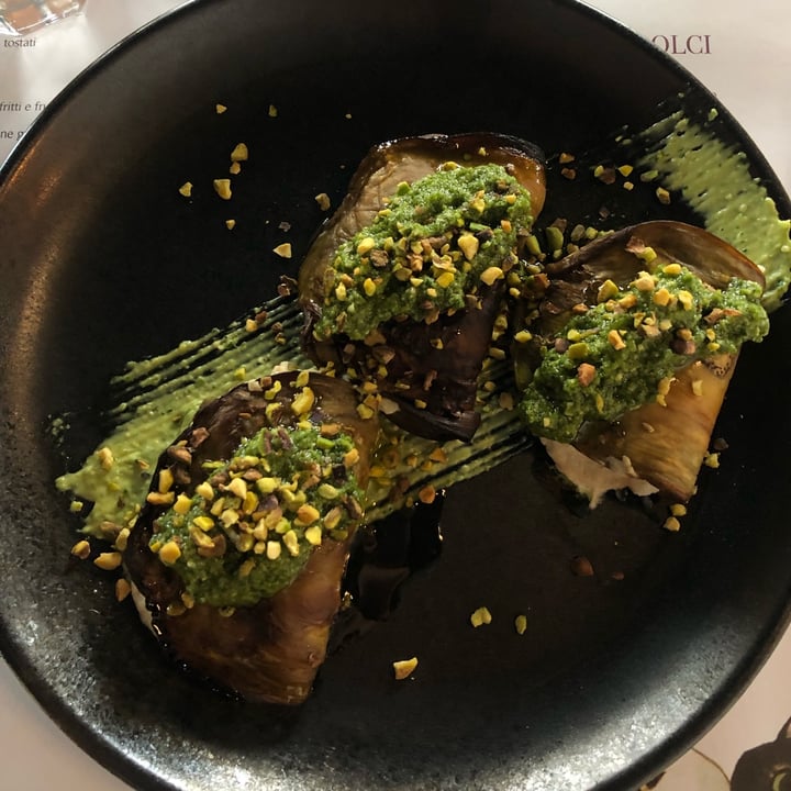 review photo of Romeow Cat Bistrot Fagottini Di melanzane con feta saporita, pesto al basilico e pistacchi tostati shared by @greenonthebeam on 05 Jul 2022 - review