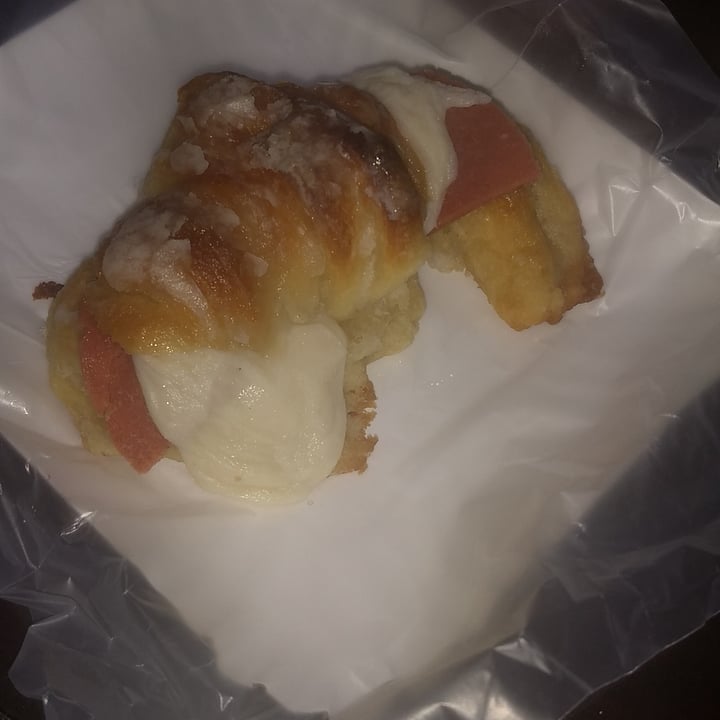 photo of Panadería vegana Croissant Vegano shared by @medinagustin7 on  02 Aug 2021 - review