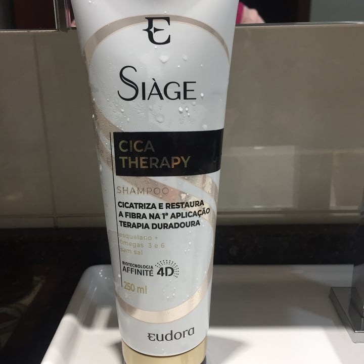 review photo of Eudora shampoo cica therapy shared by @andreiajesus on 06 May 2022 - review