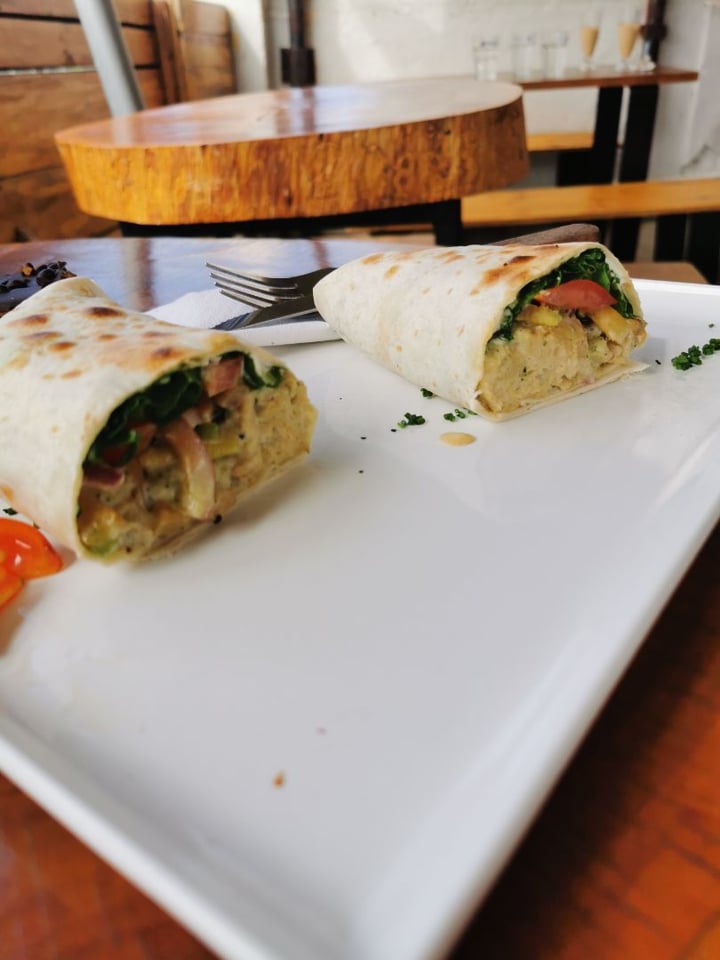 photo of Dolce Bakery Vegan Chicken Pesto Wrap shared by @veganpower001 on  15 Mar 2020 - review