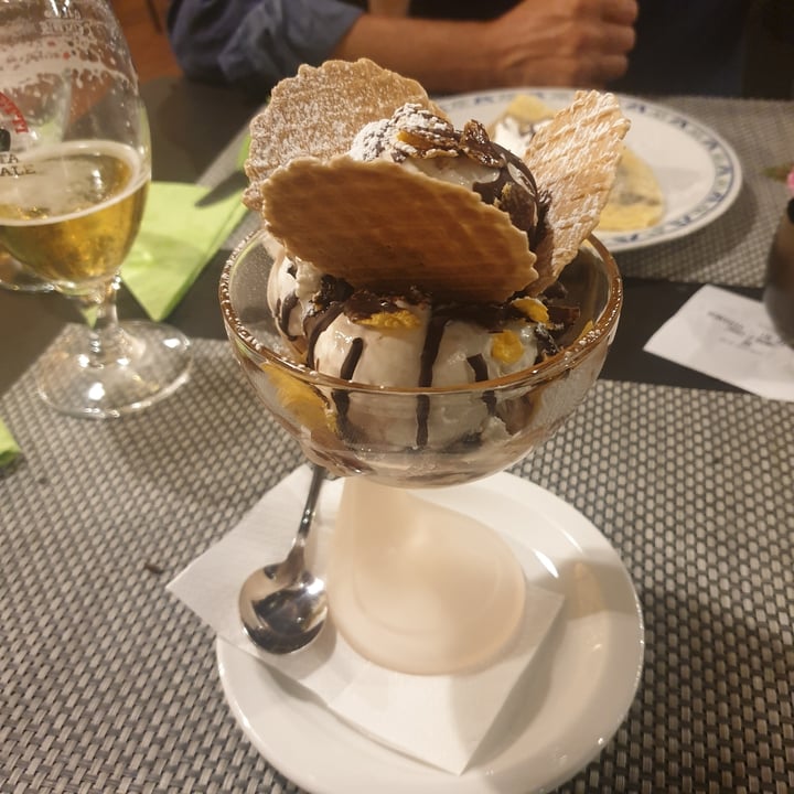 review photo of Paradiso pizzeria Gelateria coppa amarena shared by @alessandramigliorini on 20 Jun 2022 - review