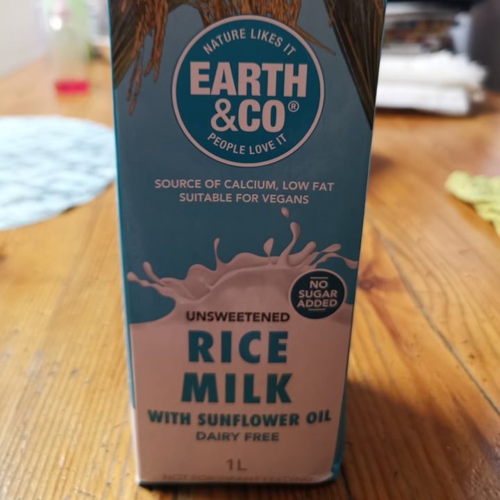 photo of Earth & Co Unsweetened Rice Milk shared by @dahlenehanslo1709 on  13 Apr 2021 - review