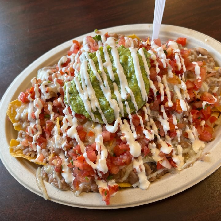 photo of El Cantaro Nachos shared by @vegancheese on  07 Jun 2022 - review